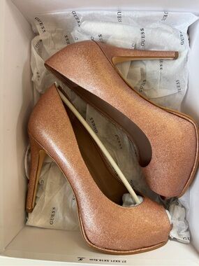 GUESS Honora Rose Gold Glitter Peep Toe Platform Pumps Heels 6.5